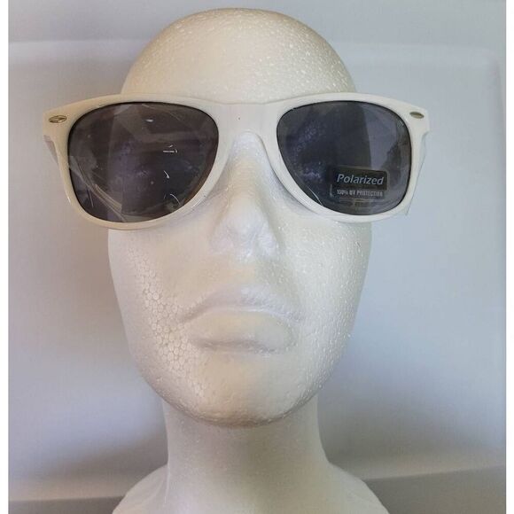 New! Buckle Black polarized sunglasses - Picture 2 of 5